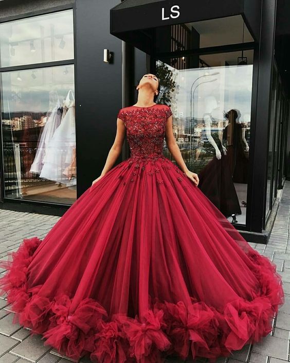 Ball gown clearance red colour