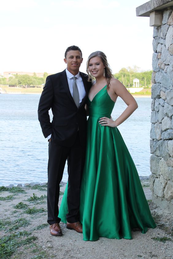 emerald green prom dress near me